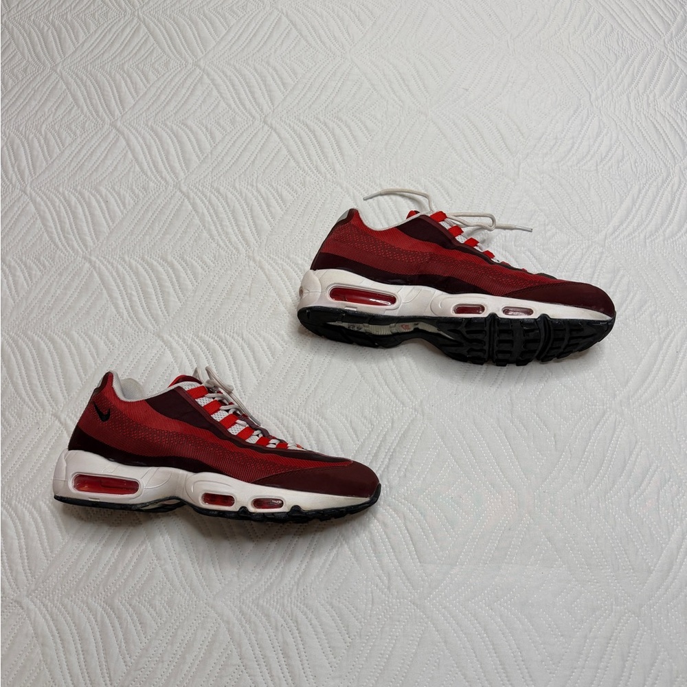 Nike Air Max 95 Jacquard University Red Low Top Athletic Shoes. Size 12 - Picture 4 of 8